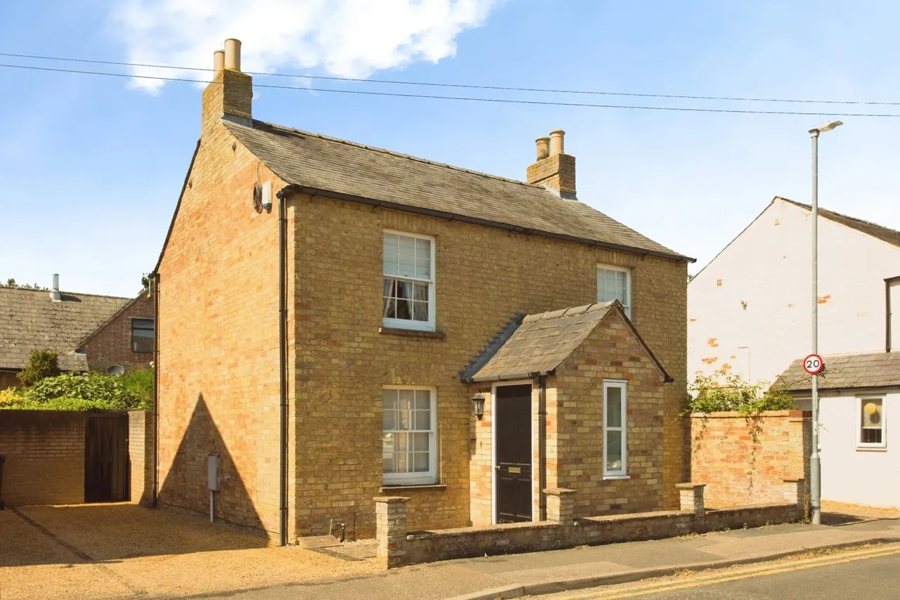 3 bed house for sale — Chiefs Street, Ely, Cambridgeshire, CB6