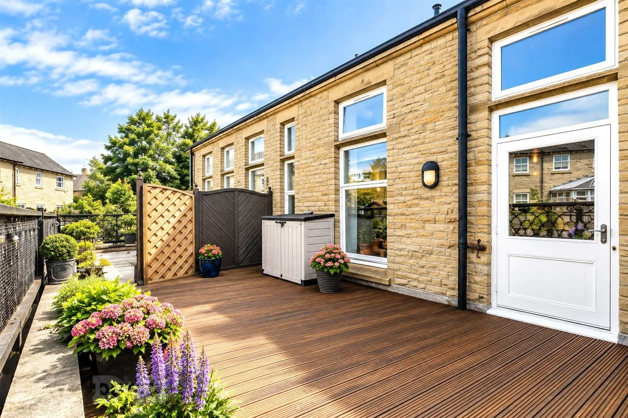 2 bed flat for sale, Haworth Close, Halifax, HX1
