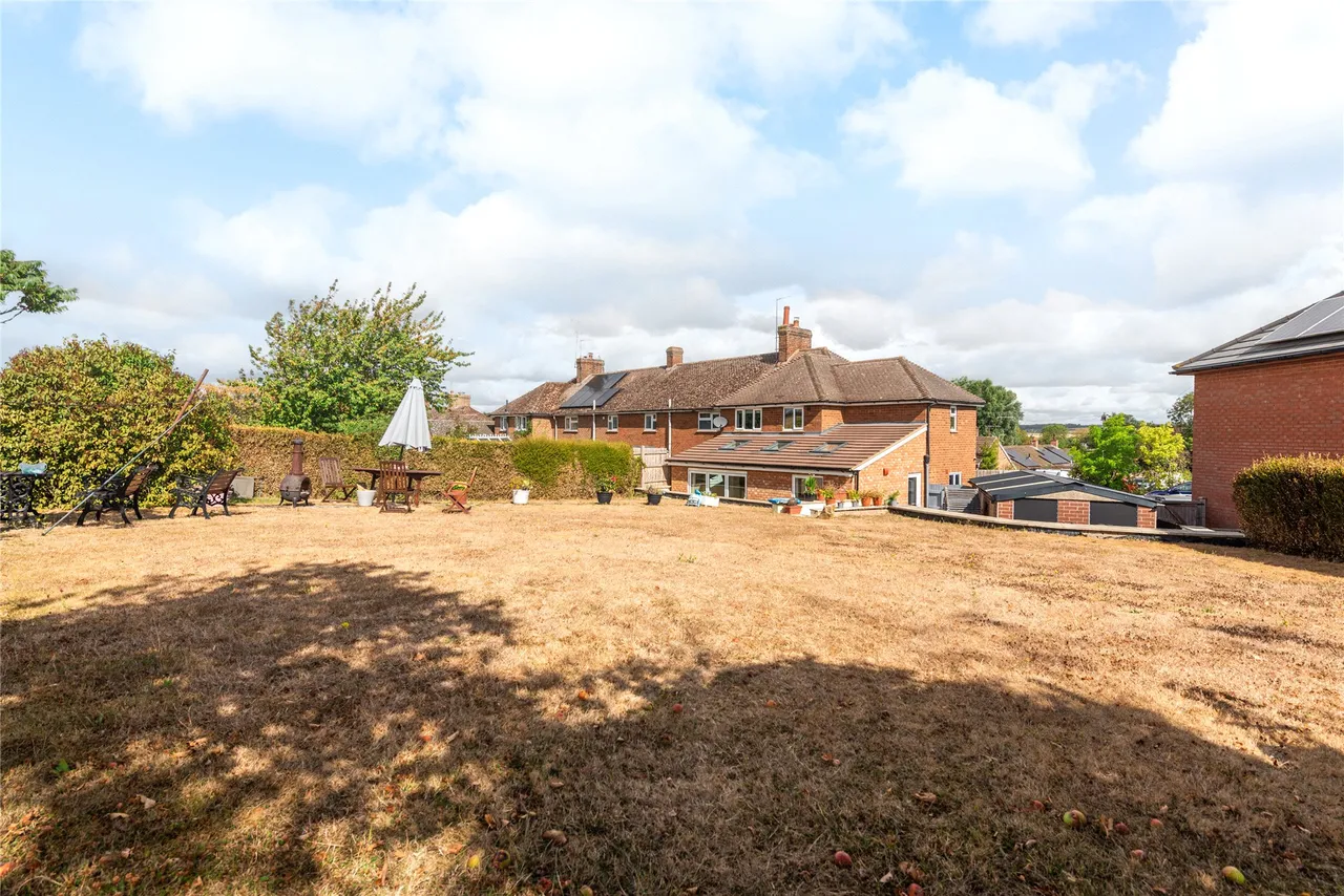 Town End Crescent, Stoke Goldington, MK16, photo 12