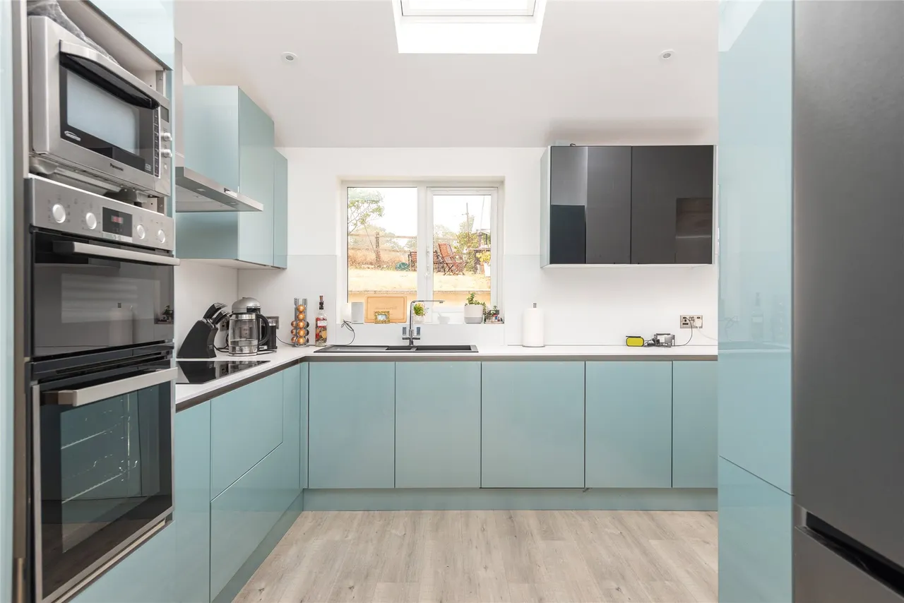 3 bed property for sale, Town End Crescent, Stoke Goldington, MK16