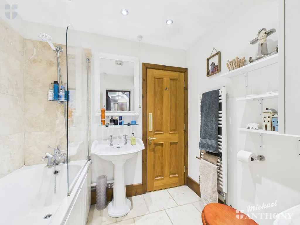 Church Street, Quainton, Aylesbury, HP22 4AW, photo 11