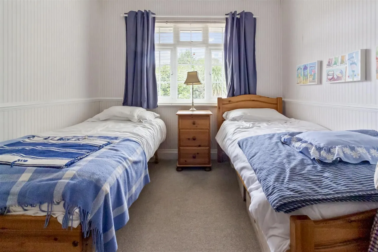 Goring Way, Goring-By-Sea, Worthing, photo 9