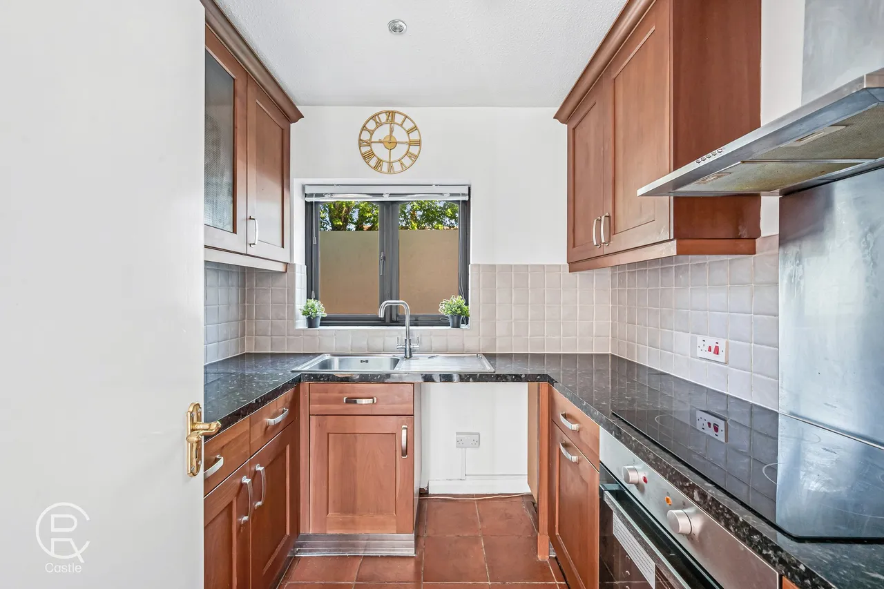 Greenford Avenue, London, W7 1LZ, photo 4
