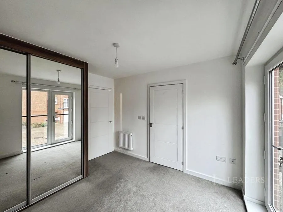 Electric Close, Godalming, GU7, photo 7