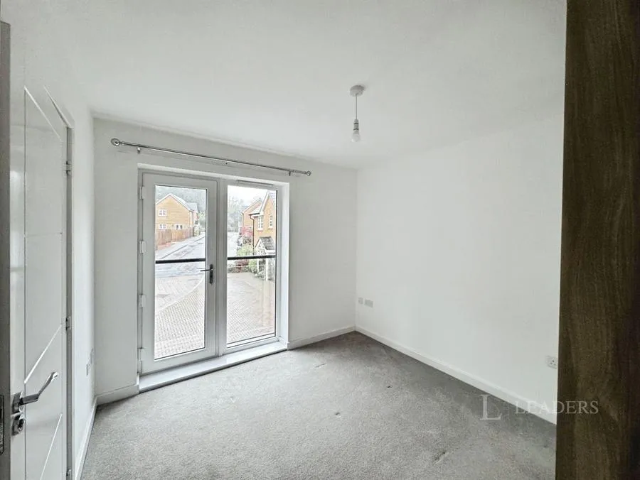Electric Close, Godalming, GU7, photo 8