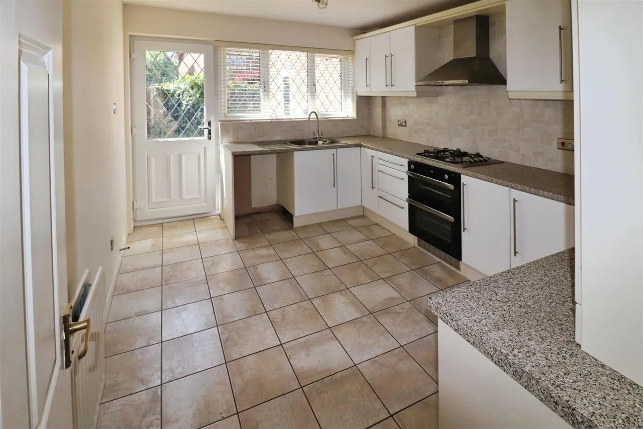 St. James Gardens, Bulkington, CV12, photo 5