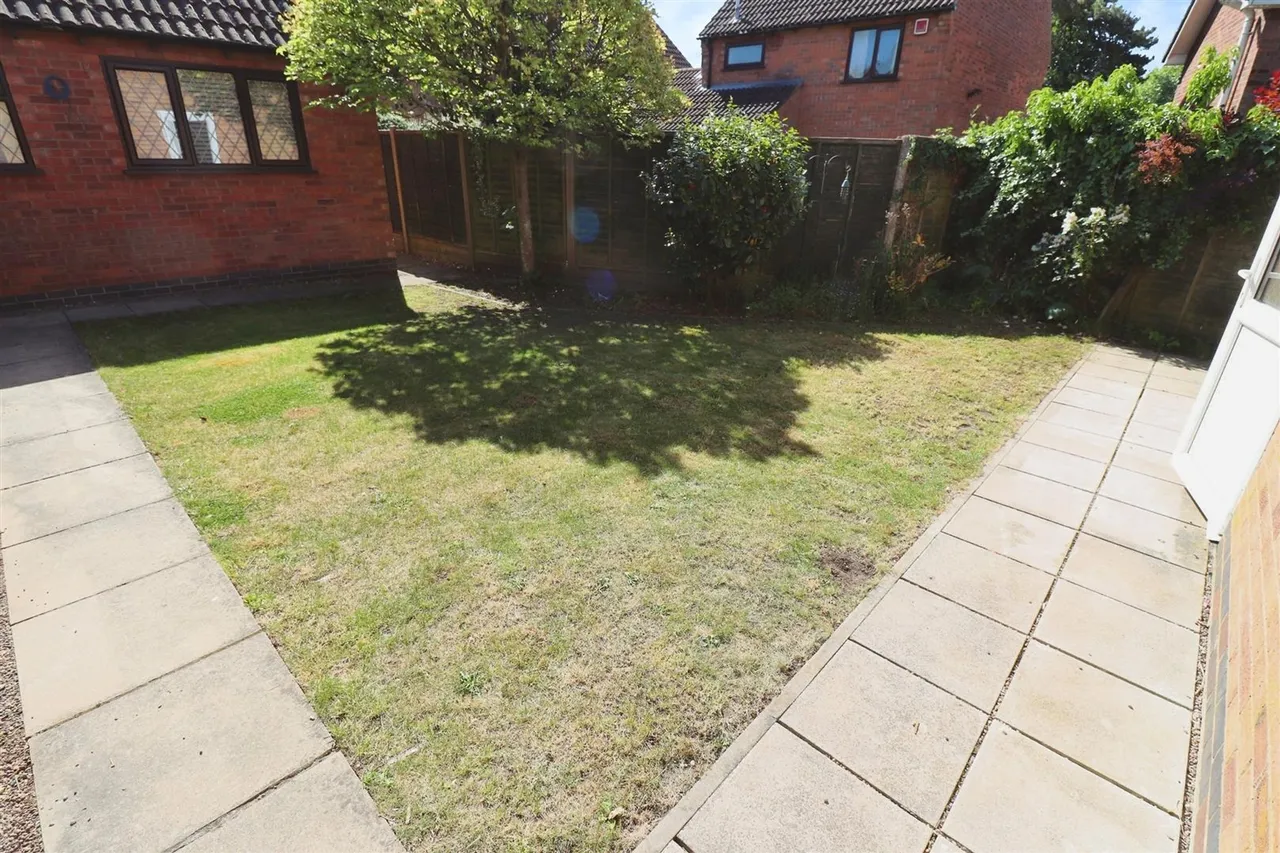St. James Gardens, Bulkington, CV12, photo 13
