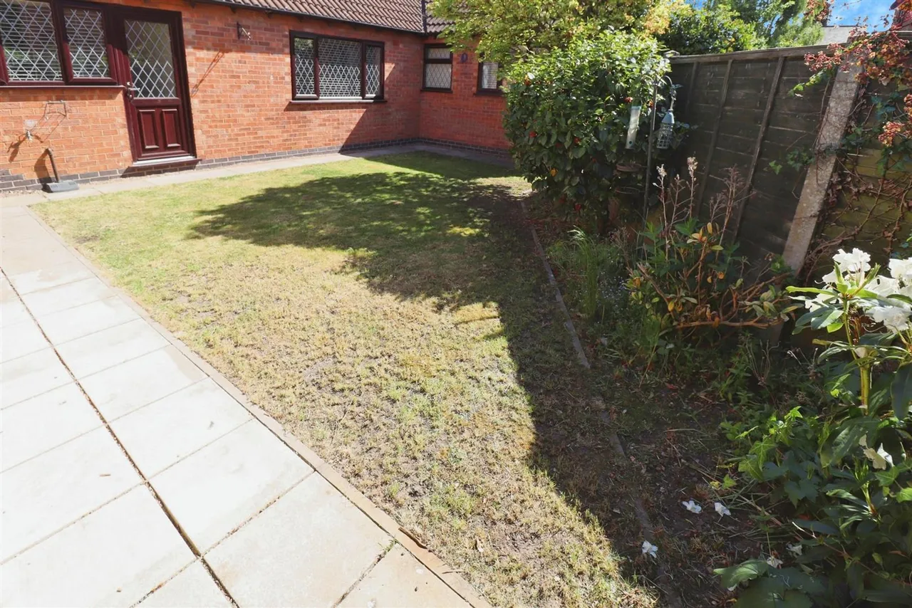 St. James Gardens, Bulkington, CV12, photo 15