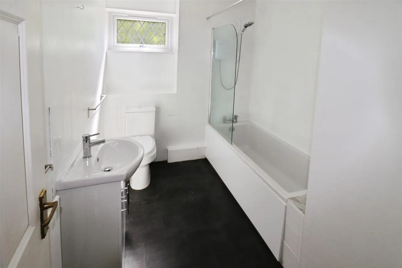 St. James Gardens, Bulkington, CV12, photo 11