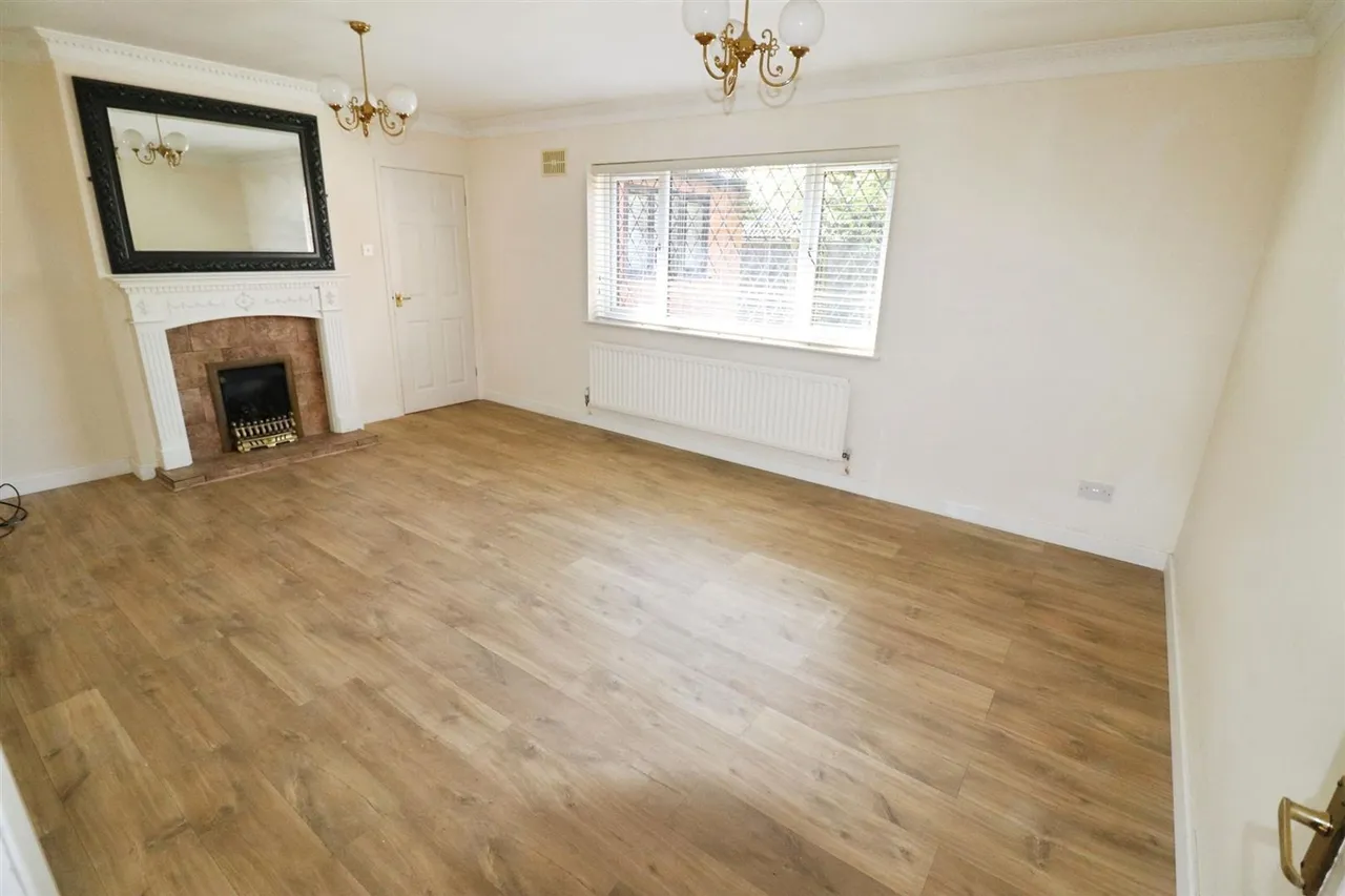 St. James Gardens, Bulkington, CV12, photo 7