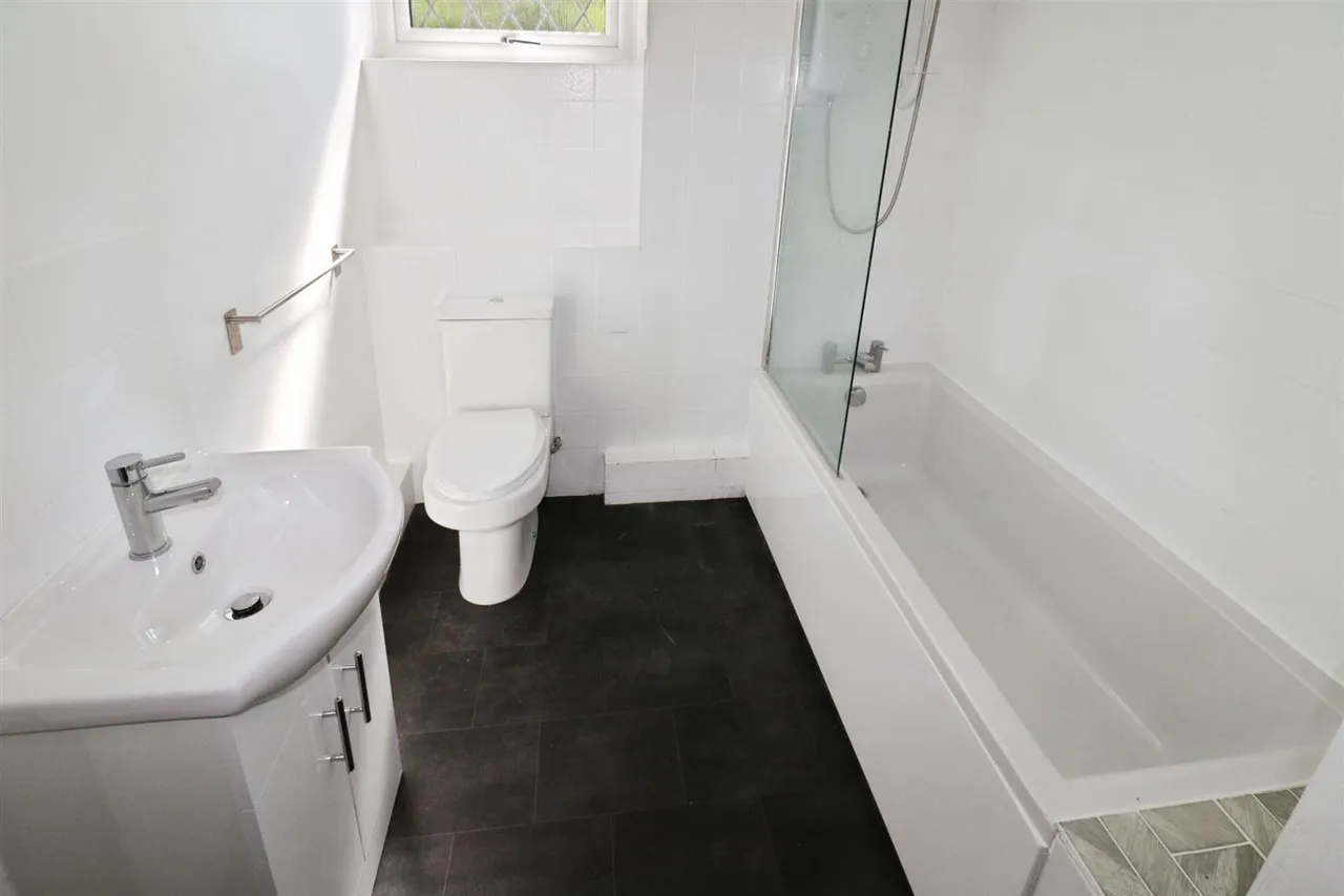 St. James Gardens, Bulkington, CV12, photo 12