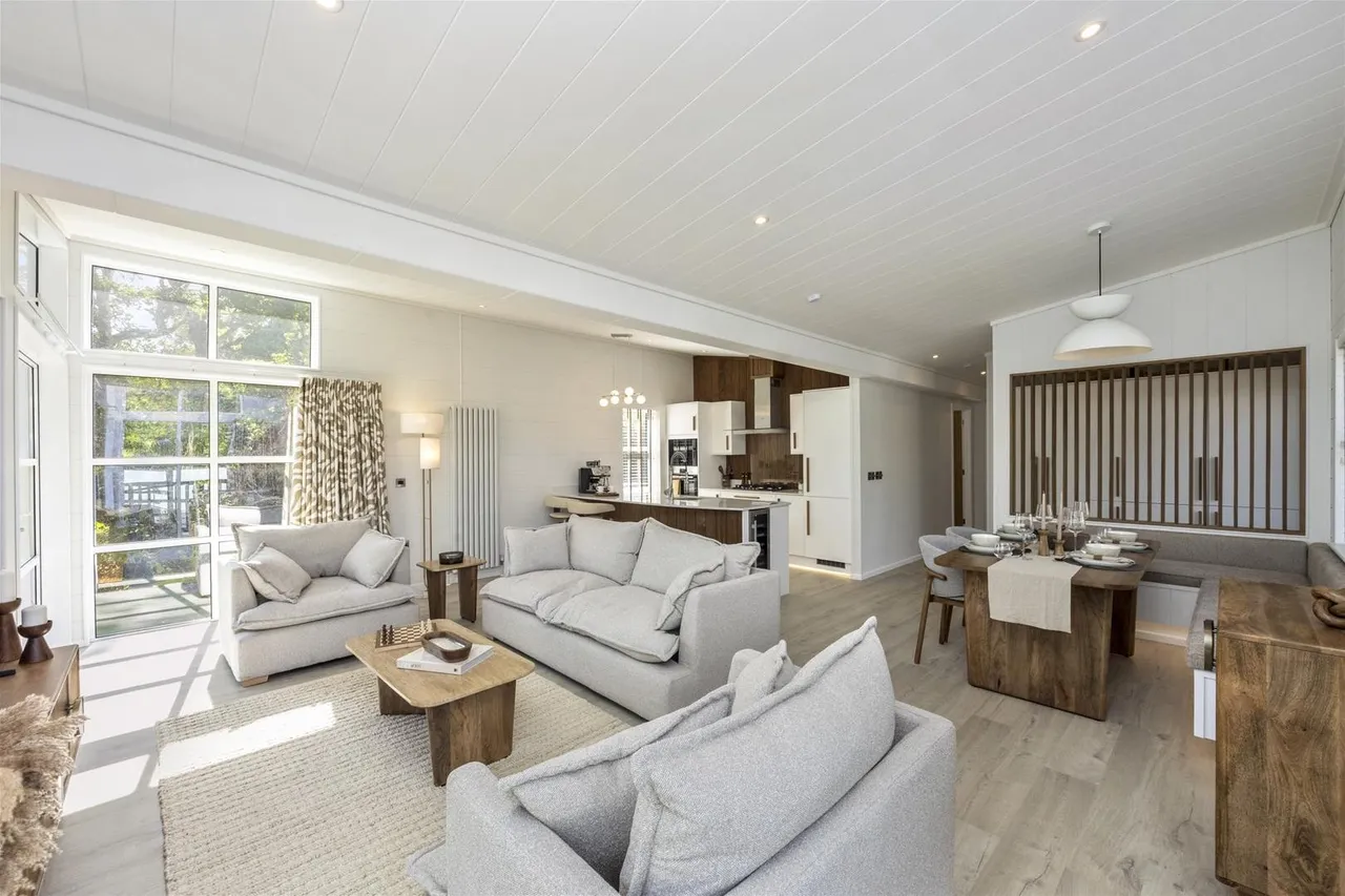 Bluebell Park, Sumners Ponds, Barns Green, Horsham, photo 3