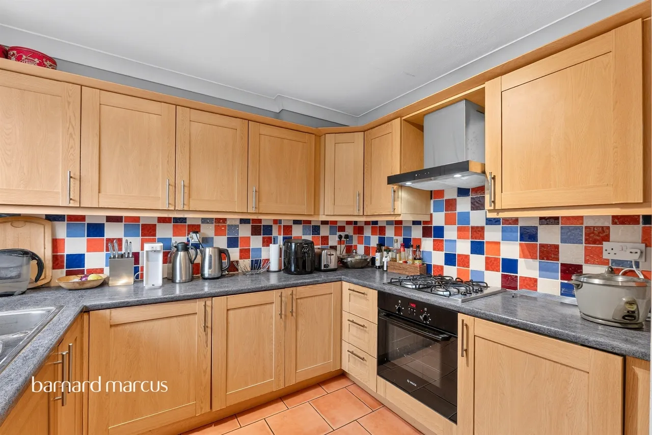 Courtlands Avenue, London, photo 5