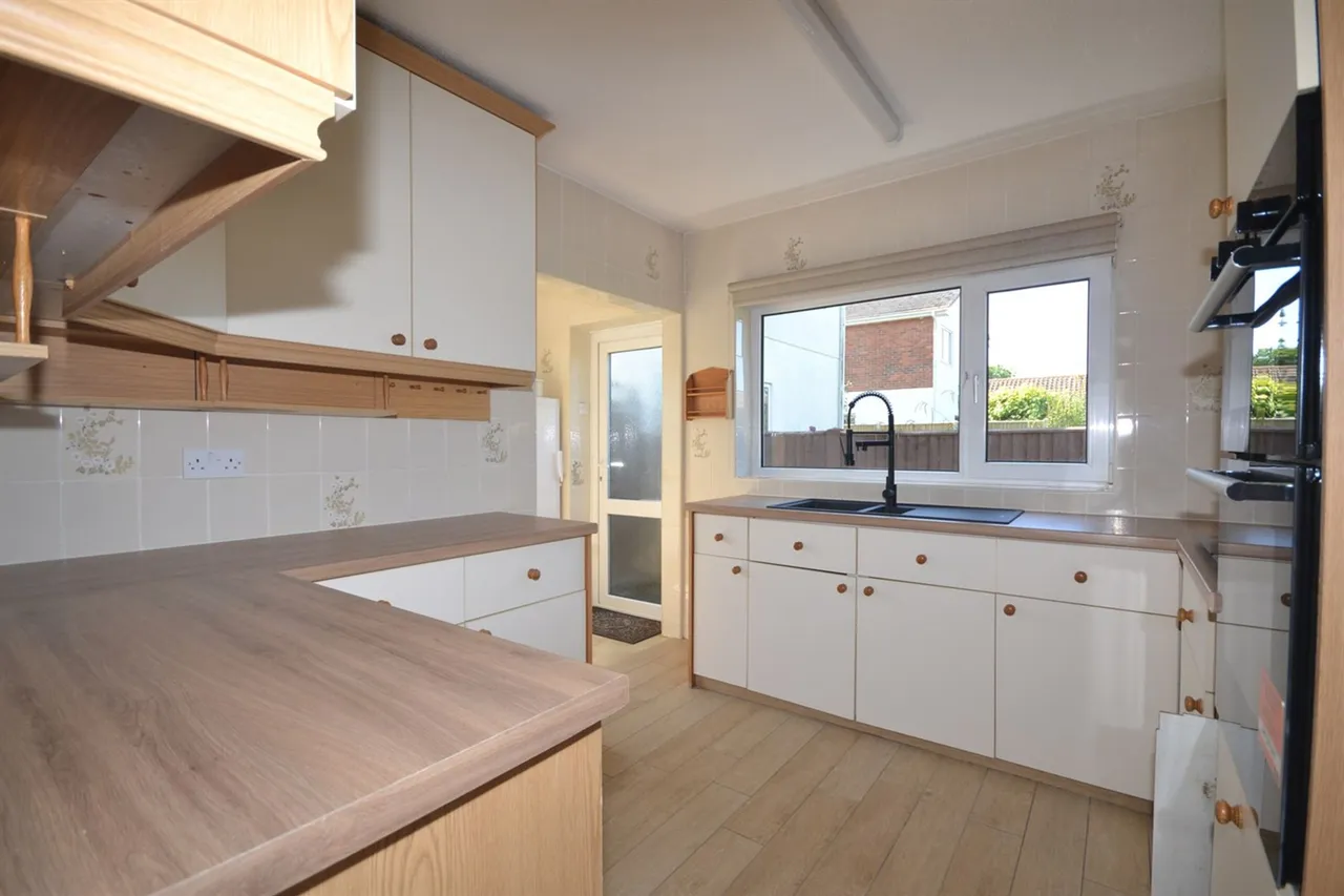Large Acres, Selsey, PO20, photo 5