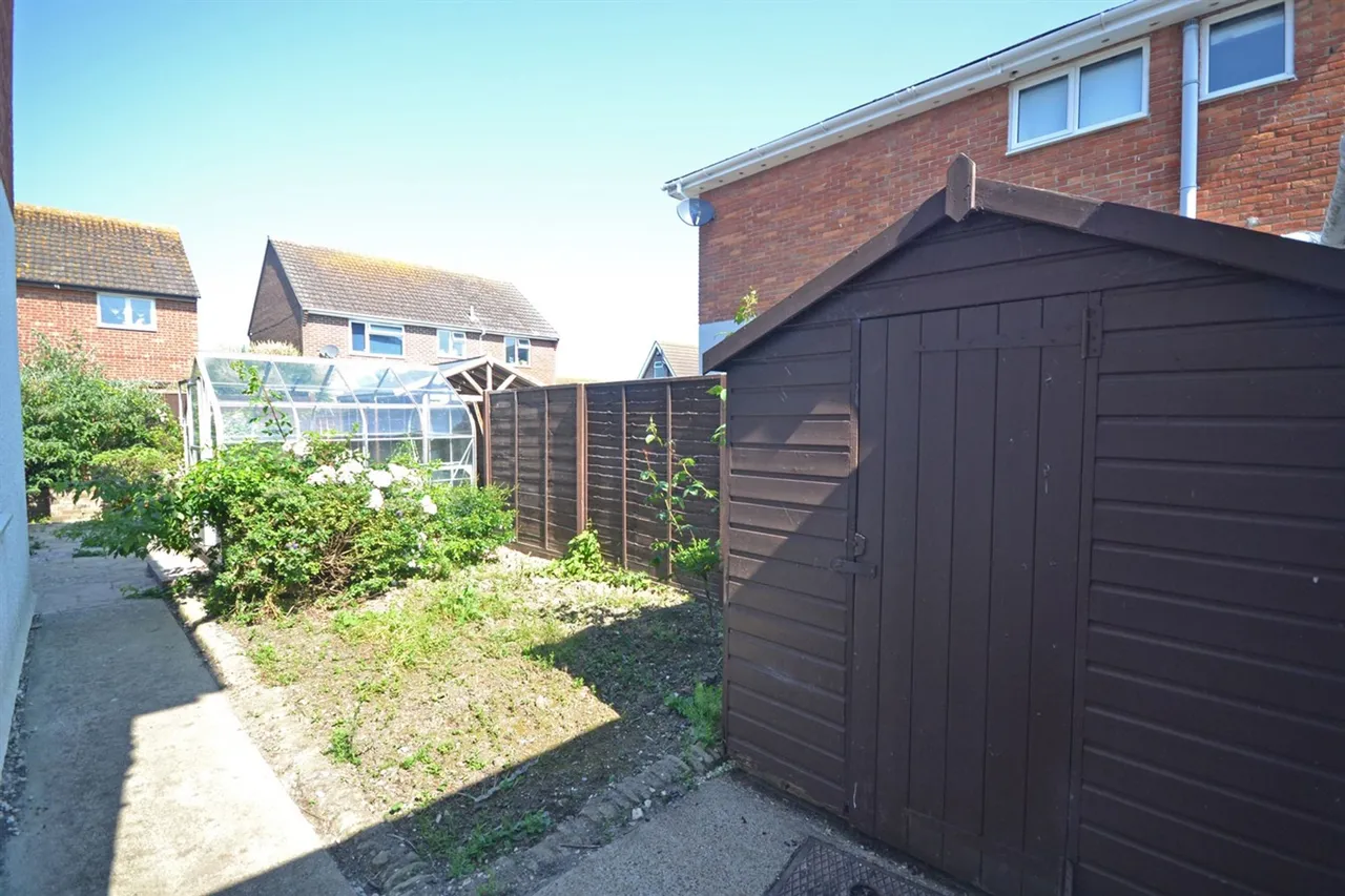Large Acres, Selsey, PO20, photo 15