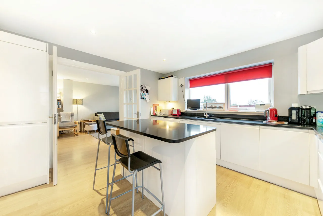 22 Linnet Mews, London, photo 2