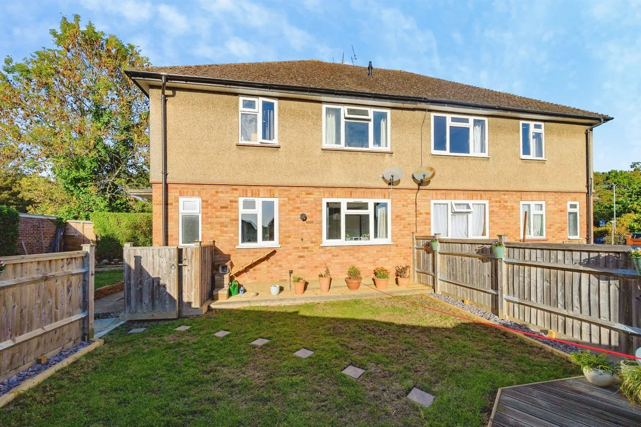 High Road, Leavesden, WD25, photo 6