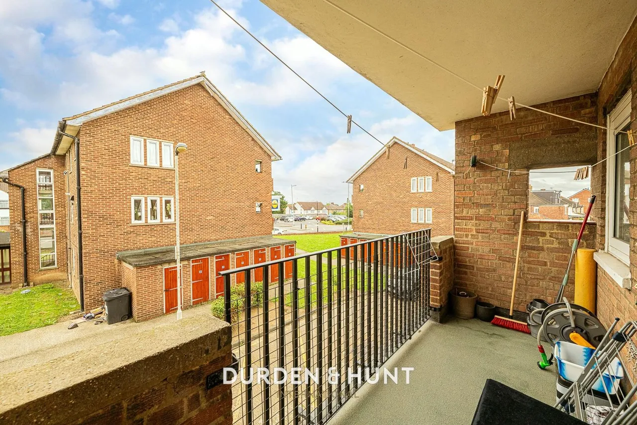Aragon Drive, Hainault, IG6, photo 12