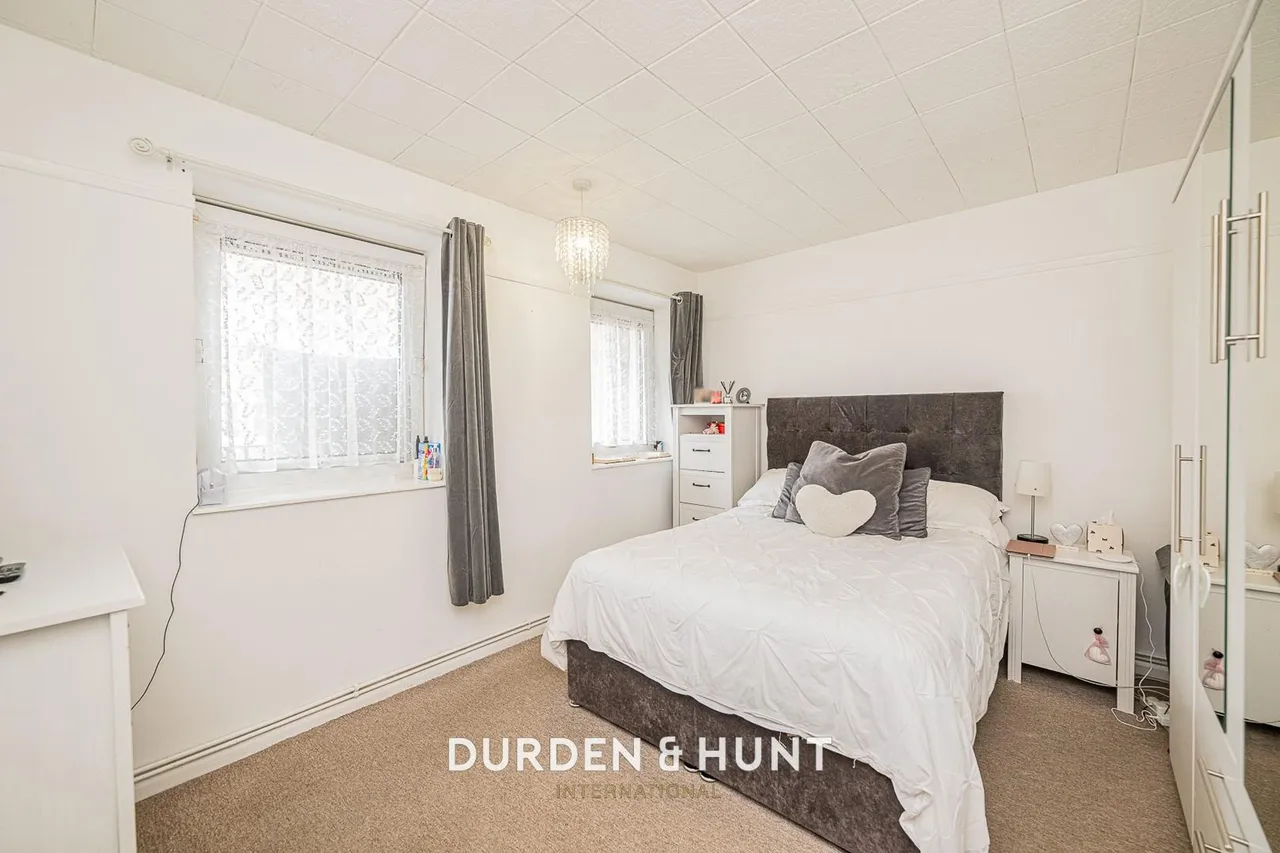 Aragon Drive, Hainault, IG6, photo 7