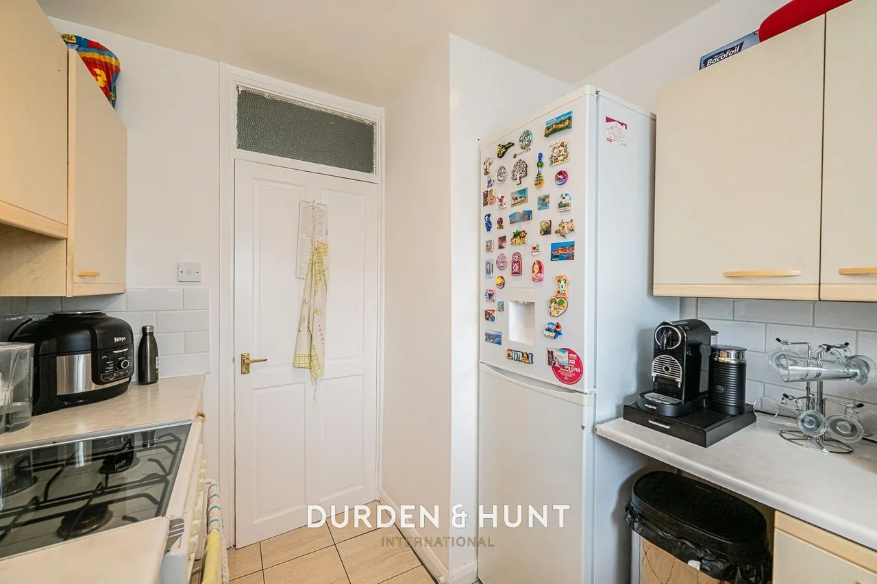 Aragon Drive, Hainault, IG6, photo 5