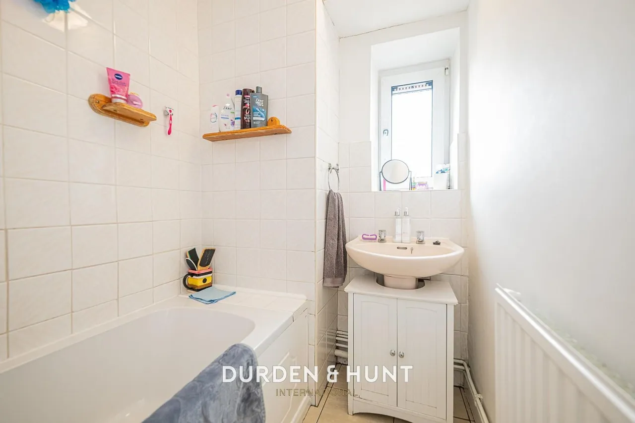 Aragon Drive, Hainault, IG6, photo 10
