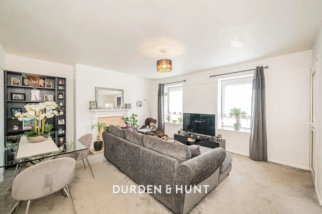 Aragon Drive, Hainault, IG6, photo 2