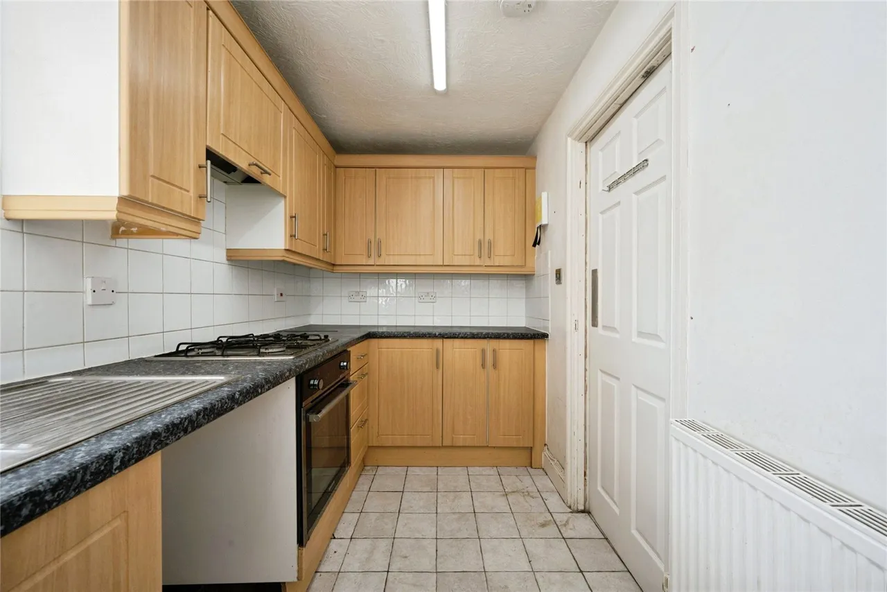 Winsdon Road, Luton, Bedfordshire, LU1, photo 8
