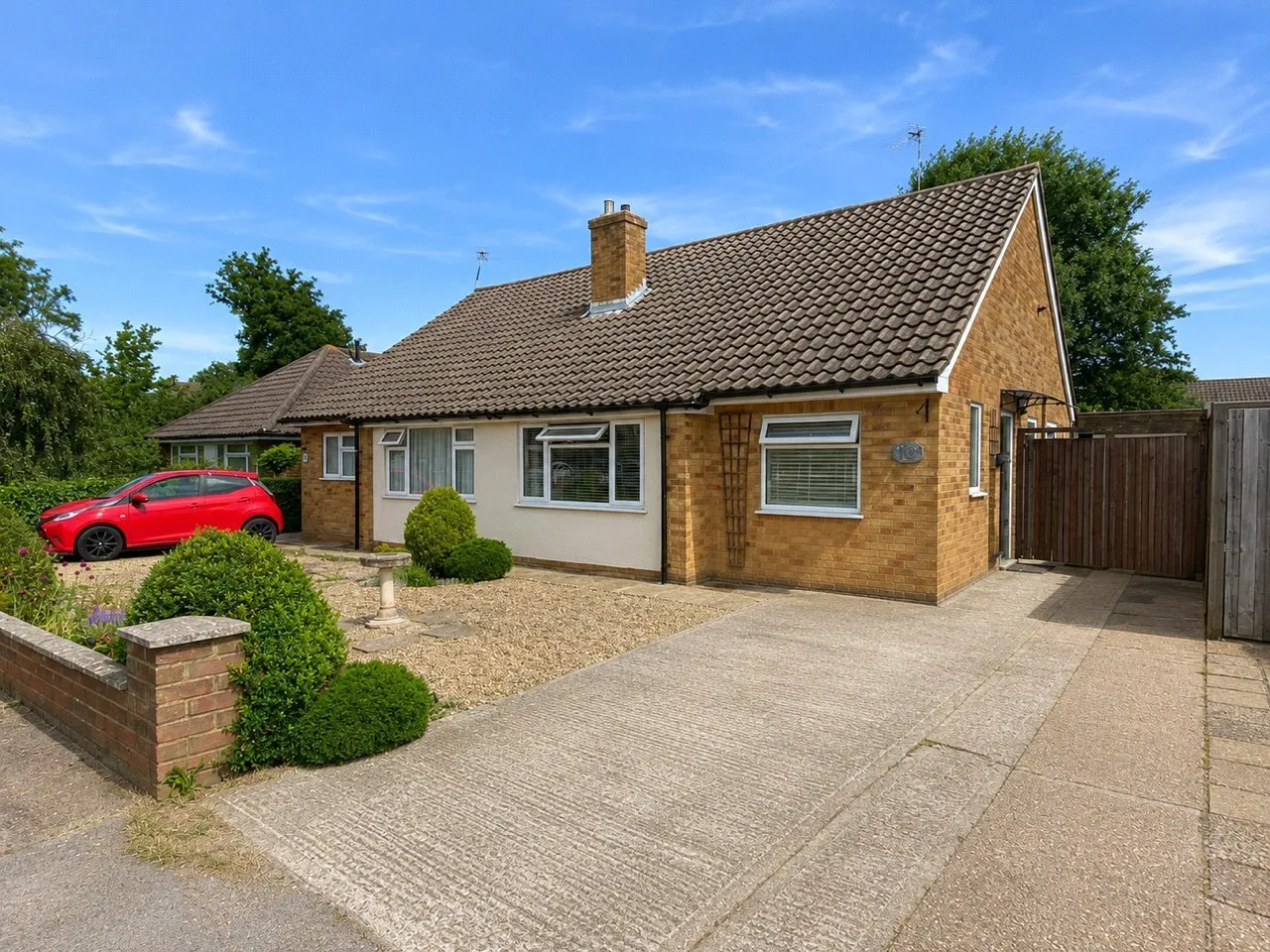 2 bed house for sale, Caburn Way, Hailsham, BN27