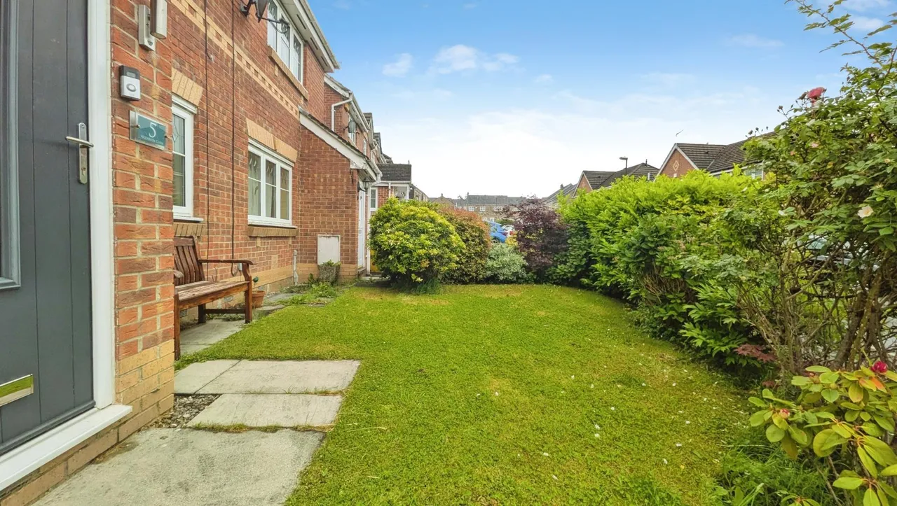 Woodside Close, Oldham, OL4, photo 13