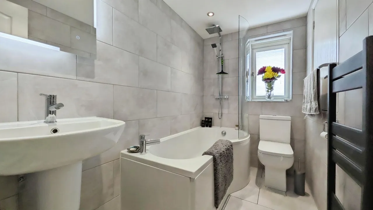 Woodside Close, Oldham, OL4, photo 7