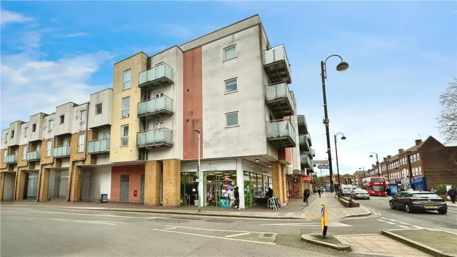 2 bed flat for sale, Fairfield Road, Yiewsley, UB7