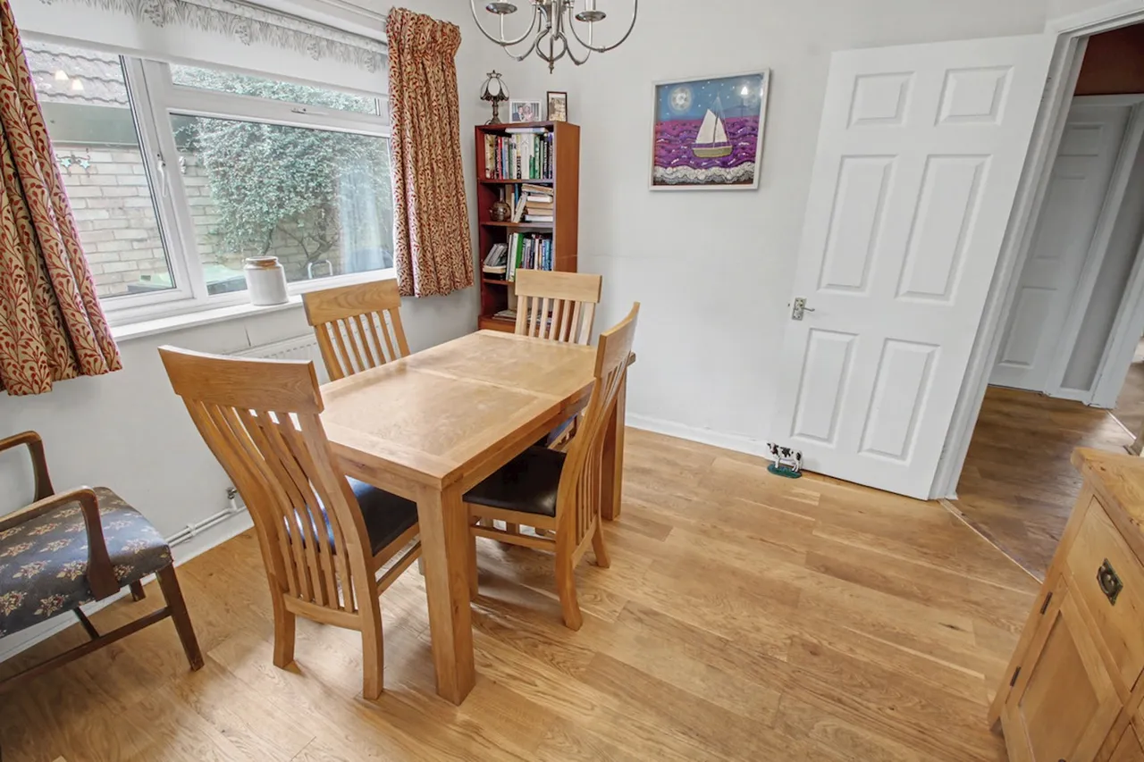 Fayre Oaks, Usk, NP15, photo 8