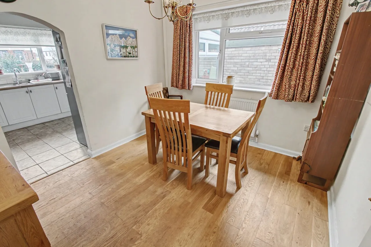 Fayre Oaks, Usk, NP15, photo 7