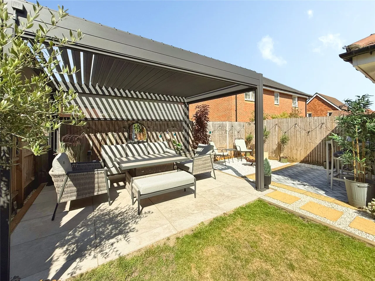 Hurst Avenue, Blackwater, GU17, photo 13