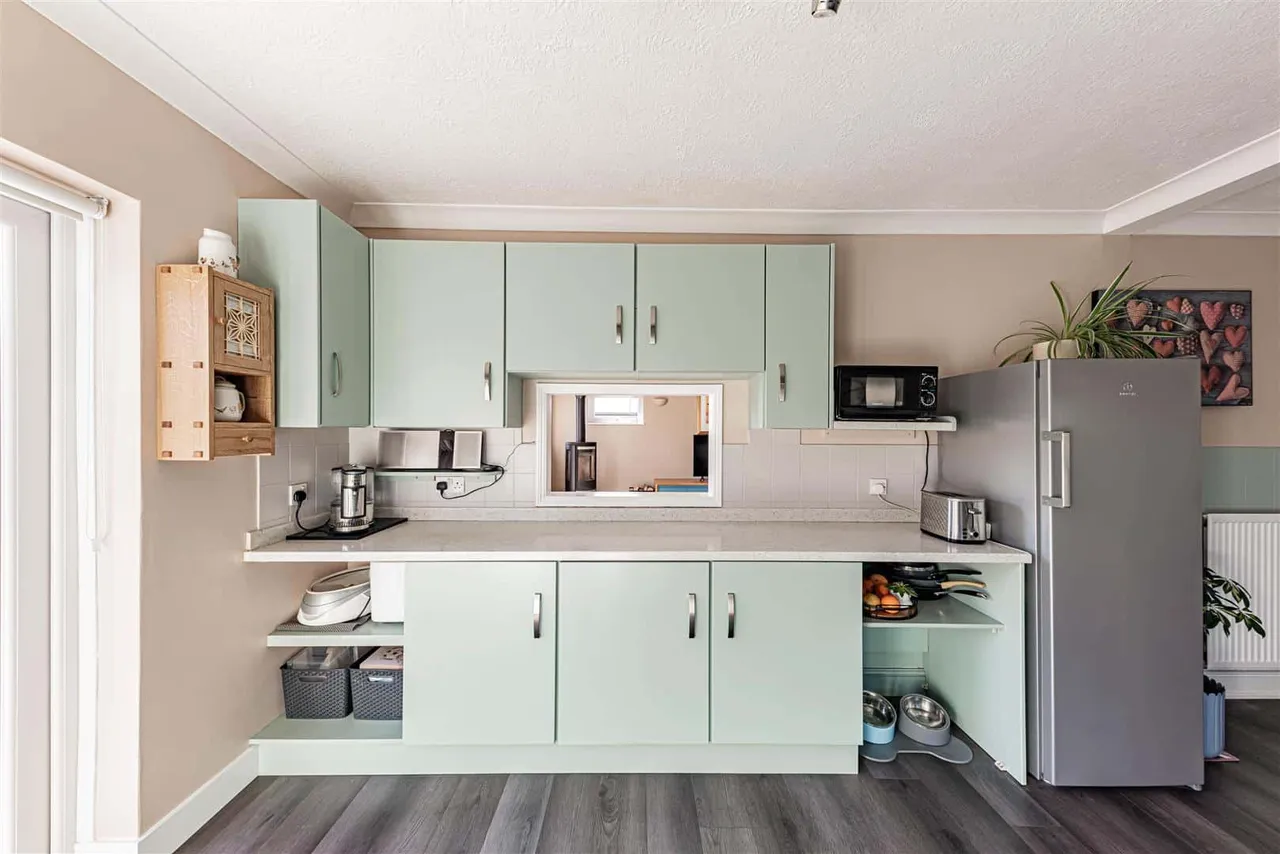 Sea View Road, Cliffsend, Ramsgate, Kent, CT12 5EH, photo 9