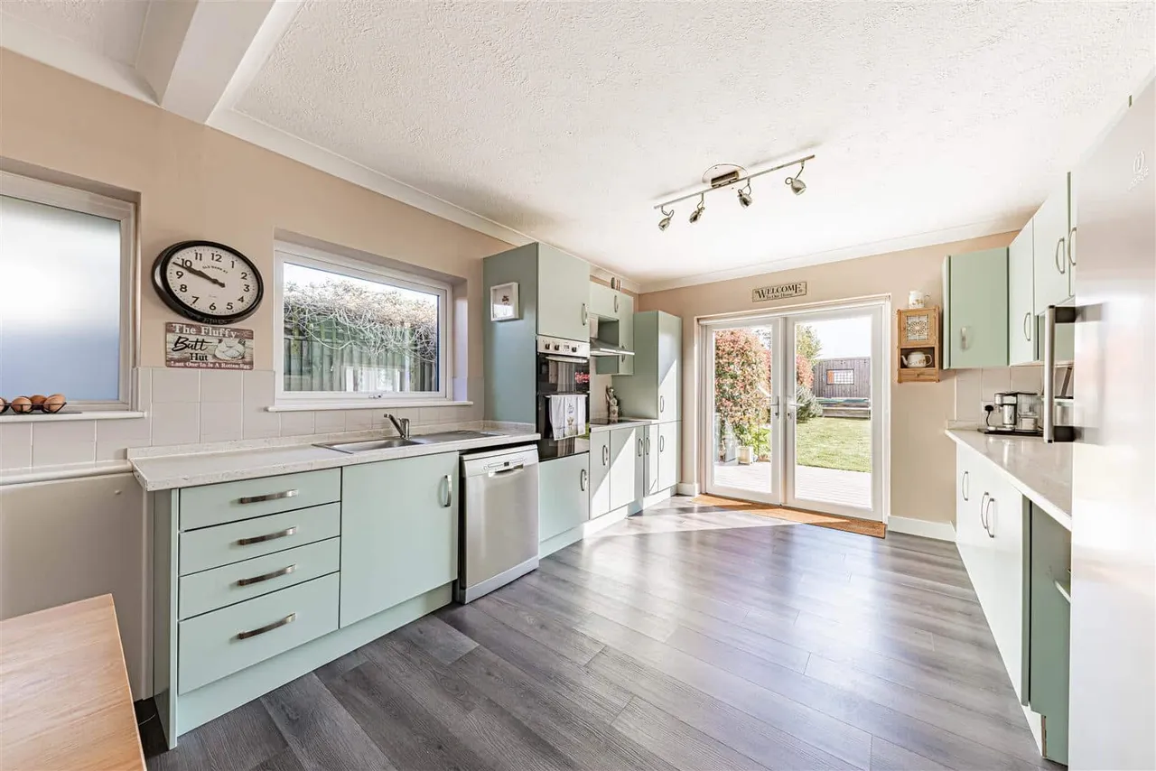 Sea View Road, Cliffsend, Ramsgate, Kent, CT12 5EH, photo 8