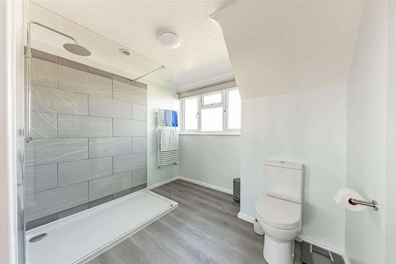 Sea View Road, Cliffsend, Ramsgate, Kent, CT12 5EH, photo 31