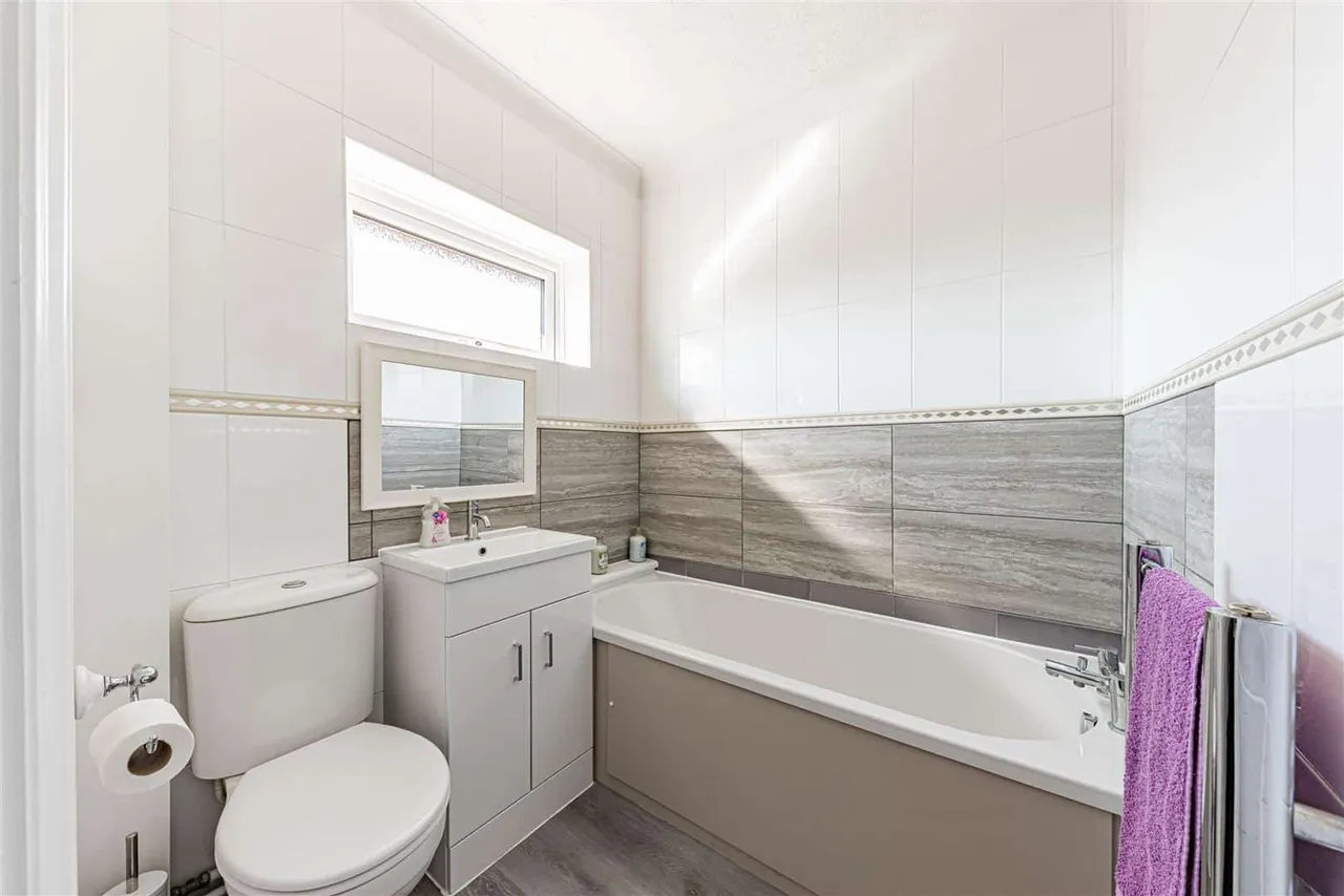 Sea View Road, Cliffsend, Ramsgate, Kent, CT12 5EH, photo 21