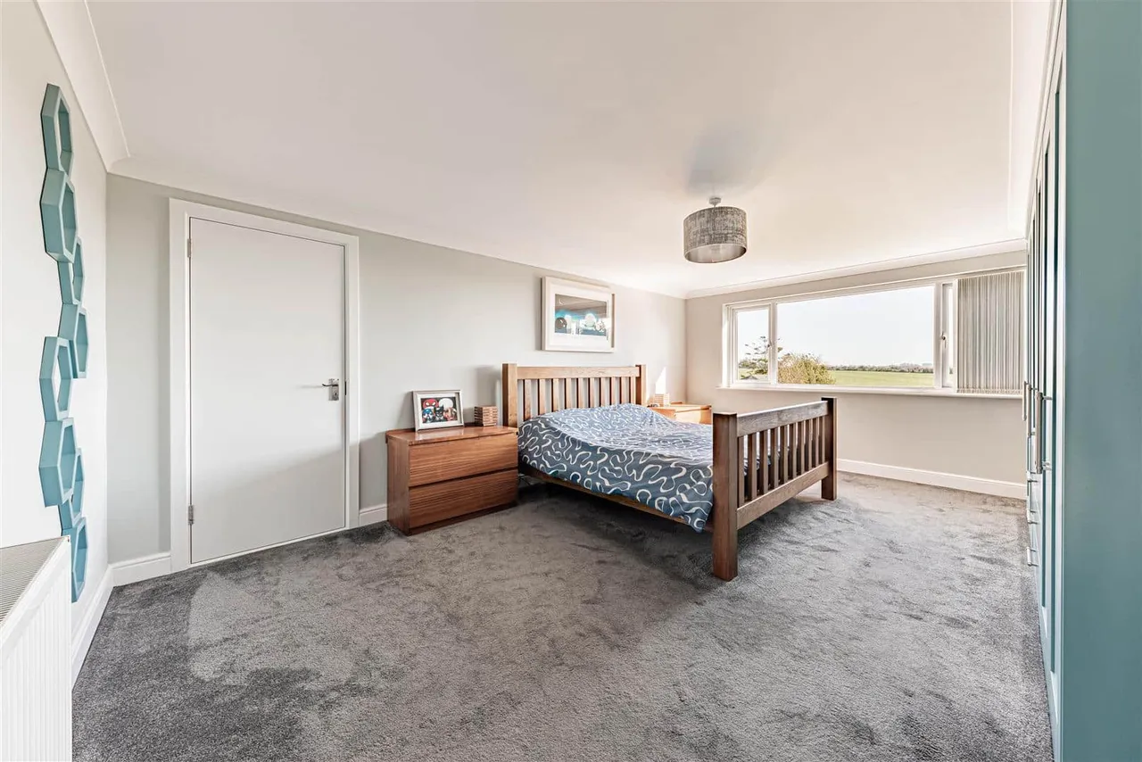 Sea View Road, Cliffsend, Ramsgate, Kent, CT12 5EH, photo 24