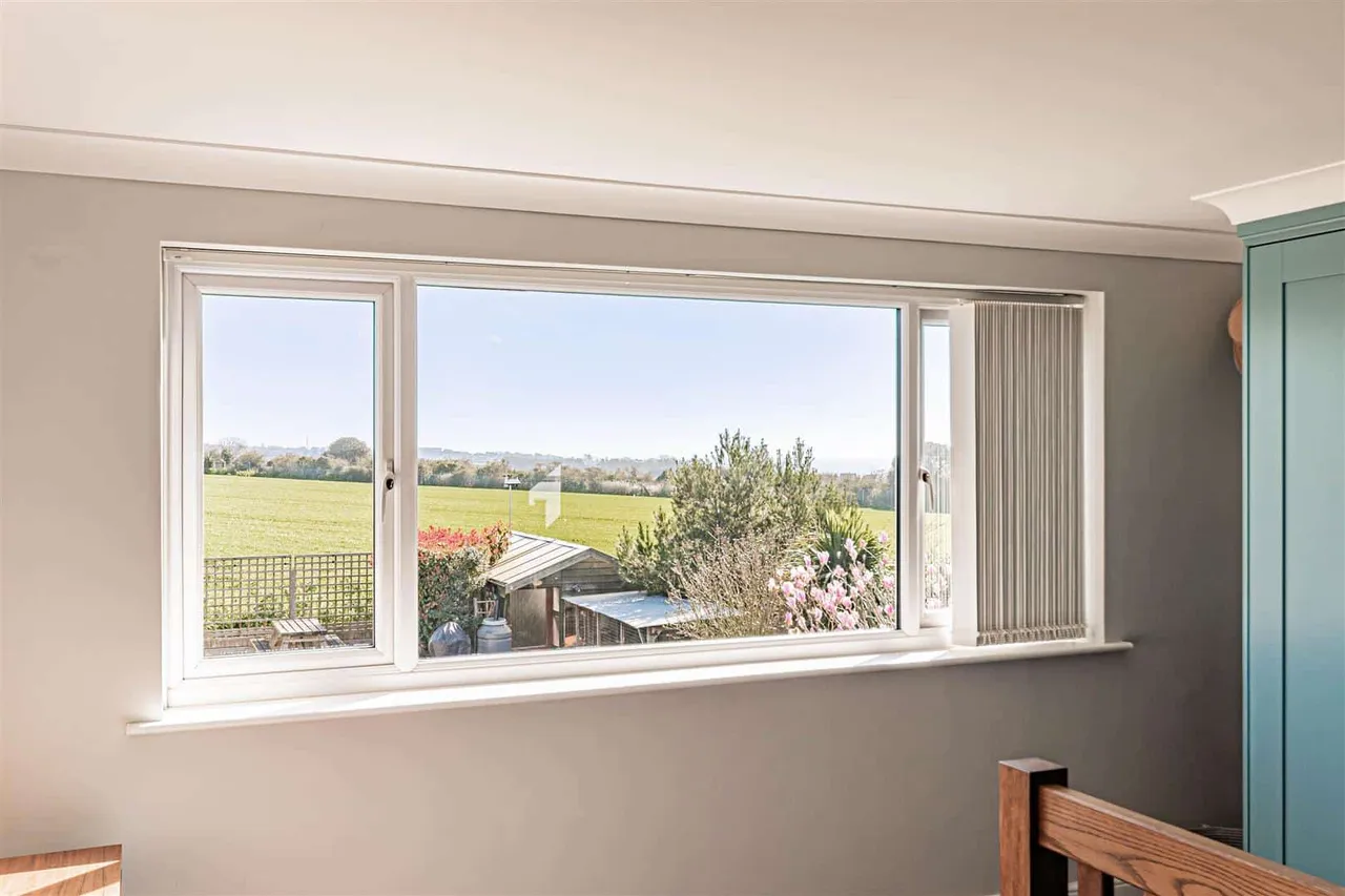 Sea View Road, Cliffsend, Ramsgate, Kent, CT12 5EH, photo 26