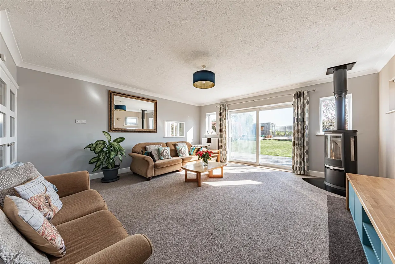 Sea View Road, Cliffsend, Ramsgate, Kent, CT12 5EH, photo 3