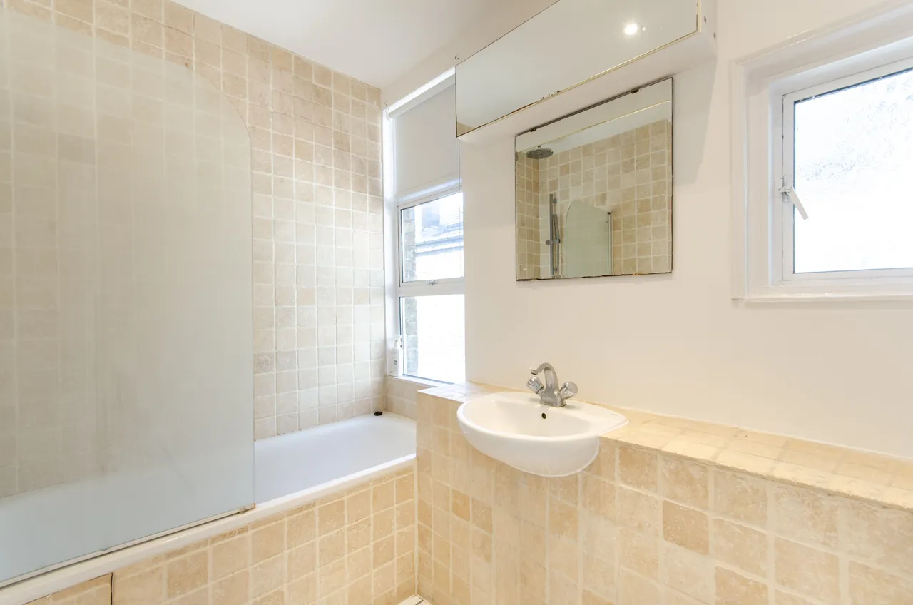 London, NW10, photo 6