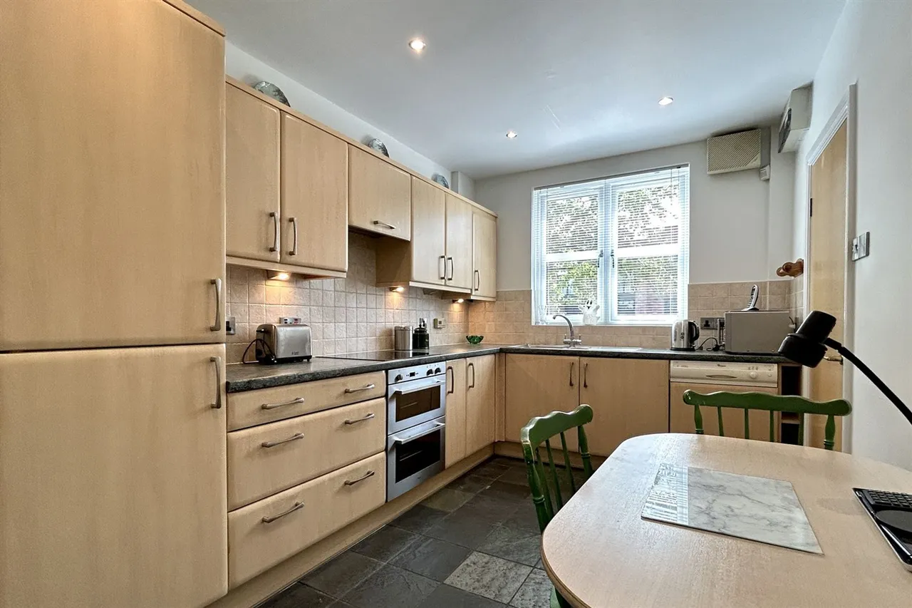 Waterford Place, Cheadle, photo 9