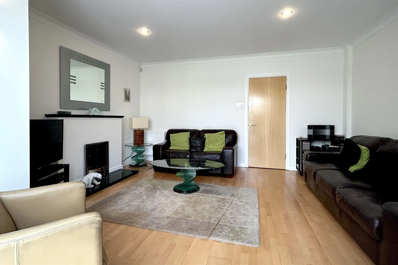 Waterford Place, Cheadle, photo 5