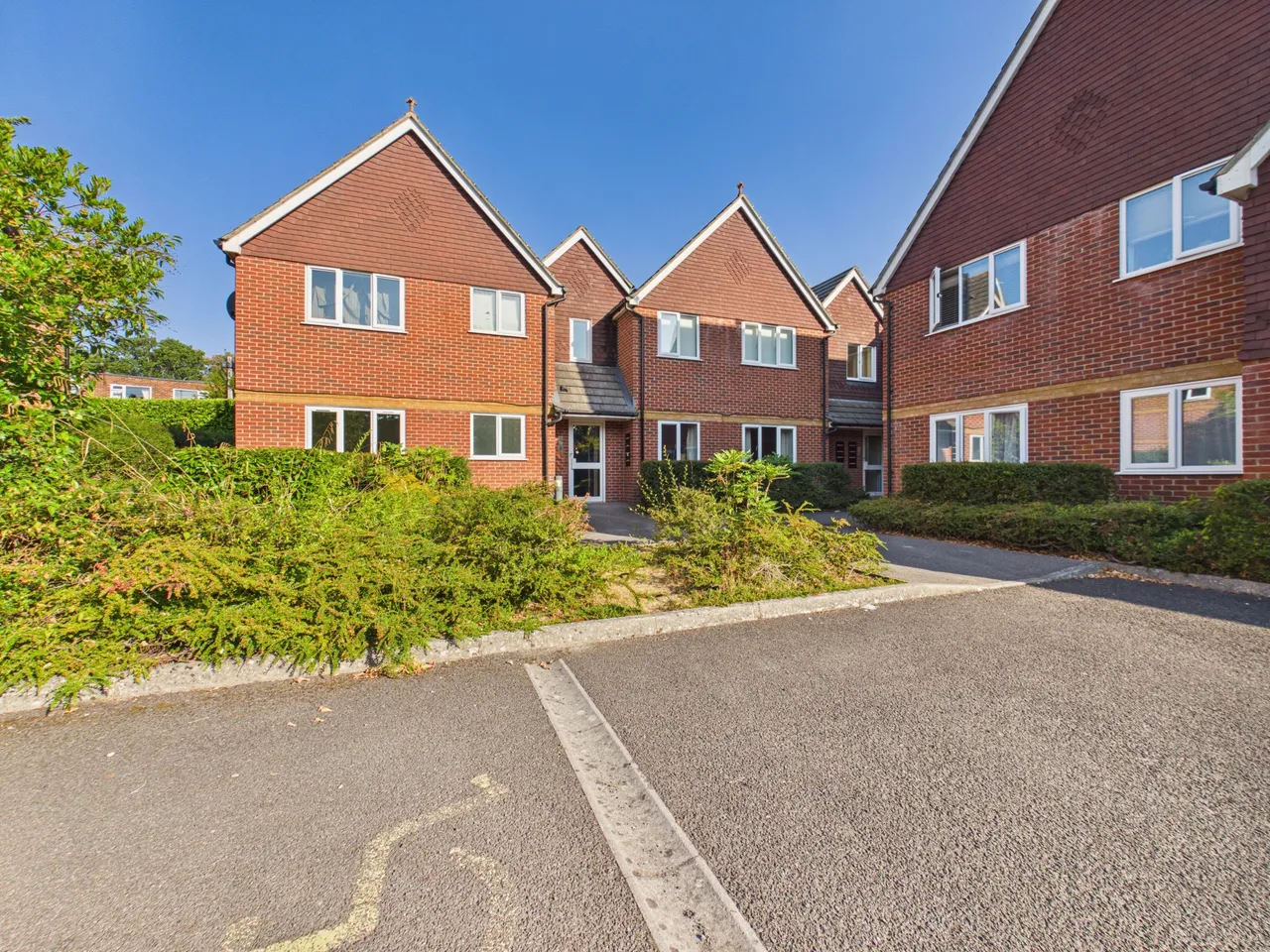 2 bed flat for sale — Heath End Road, Baughurst, RG26