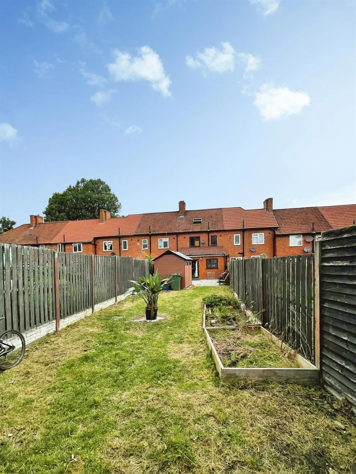 Bishopsford Road, Morden, photo 4
