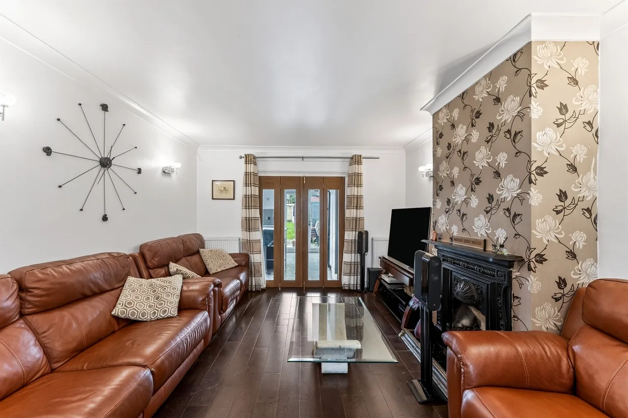 Bishopsford Road, Morden, photo 2