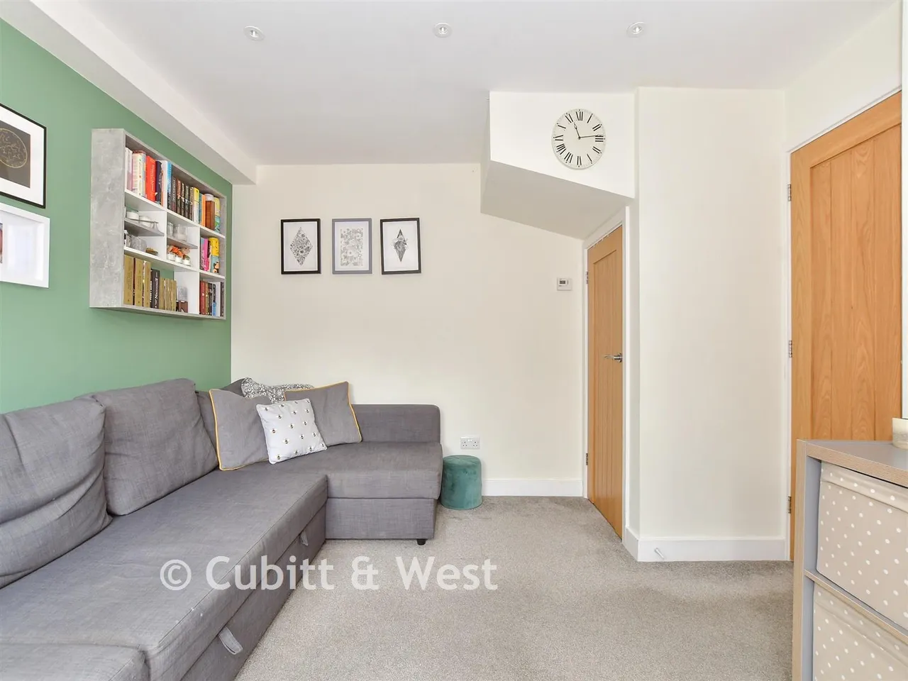Abinger Close, North Holmwood, RH5, photo 12