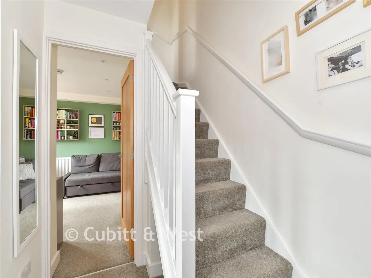 Abinger Close, North Holmwood, RH5, photo 5