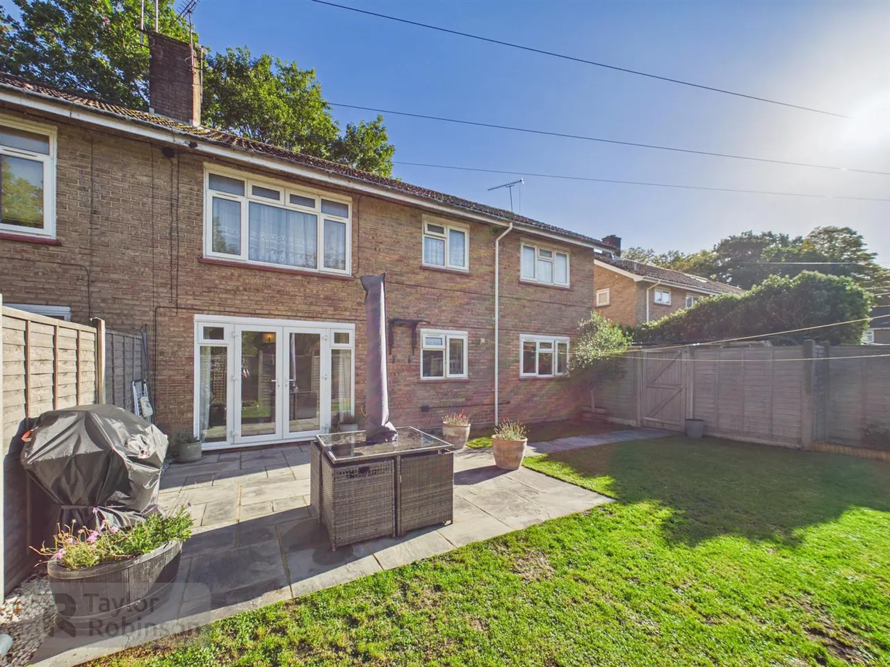 Warren Drive, Ifield, RH11, photo 10